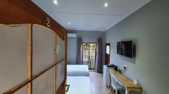 Two Fat Owls Guesthouse