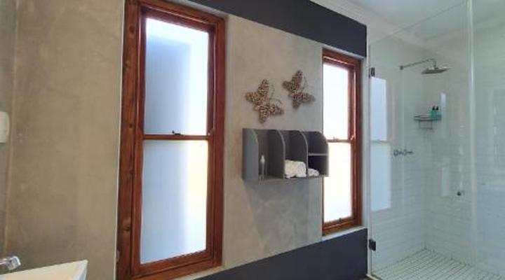 Two Fat Owls Guesthouse