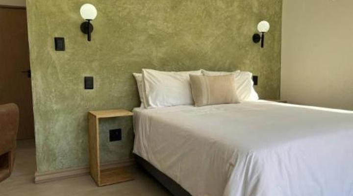 Wabi Sabie River House