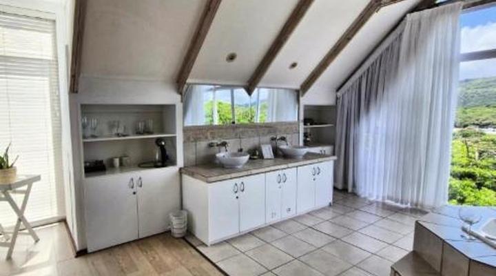 Whales Way Ocean Retreat B&B