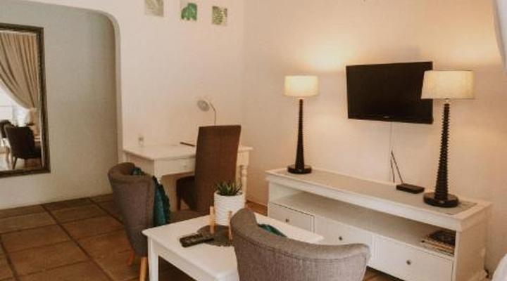 Caza Beach Guesthouse