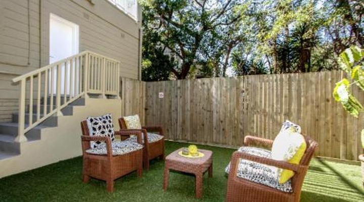 Caza Beach Guesthouse