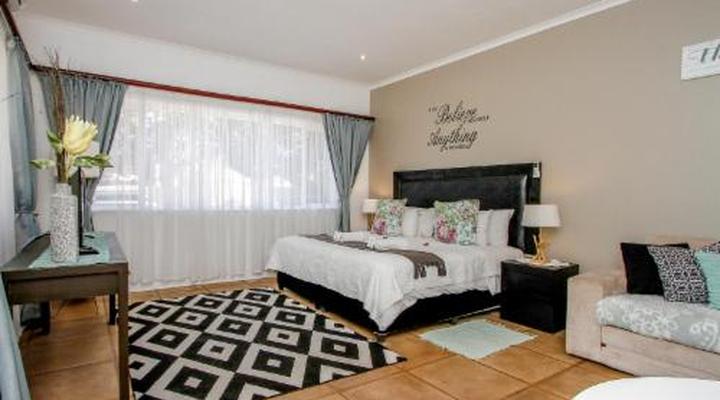 Caza Beach Guesthouse