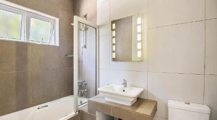 Caza Beach Guesthouse