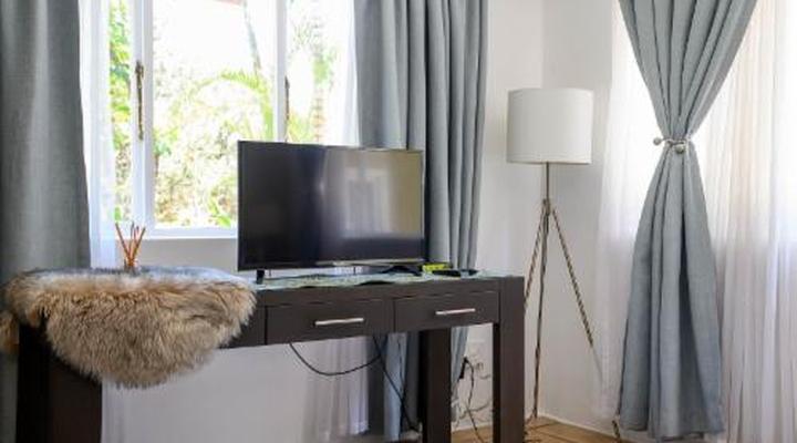 Caza Beach Guesthouse