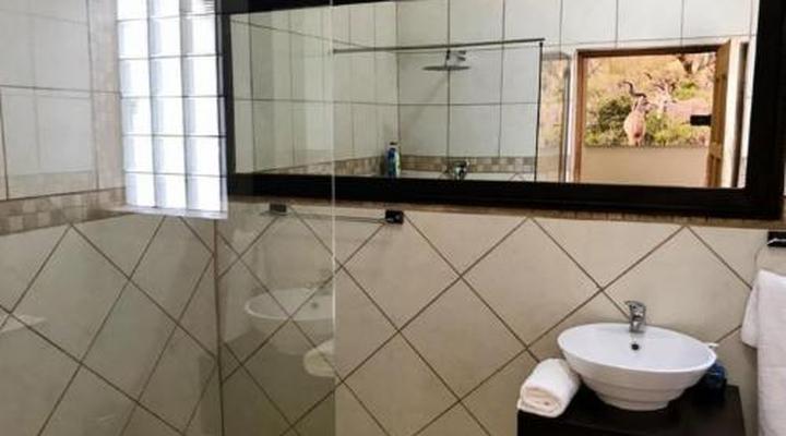 Aerotropolis Guest Lodge