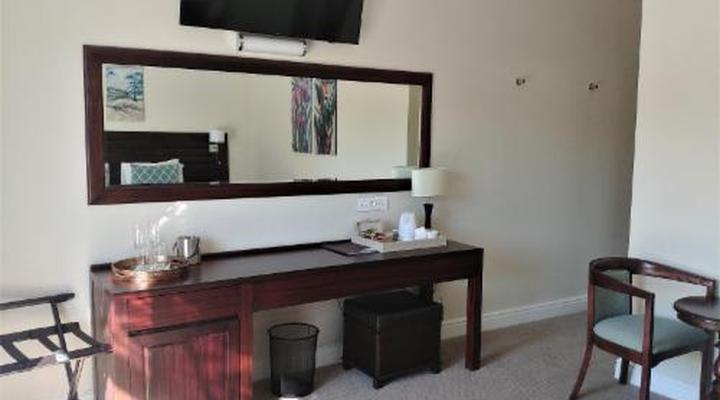 Clos Malverne Wine Estate Accommodation