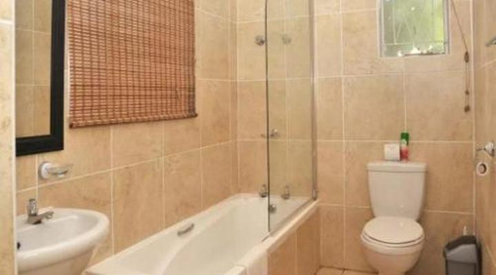 African Aquila Guest Lodge