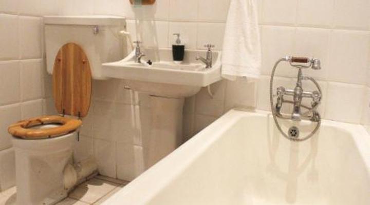 African Aquila Guest Lodge