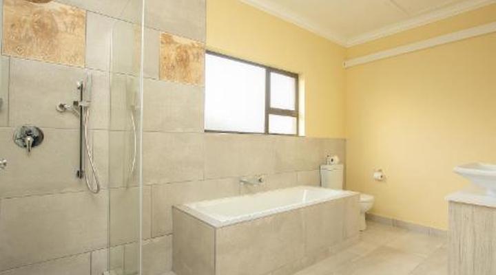 Royale Marlothi Safari Lodge