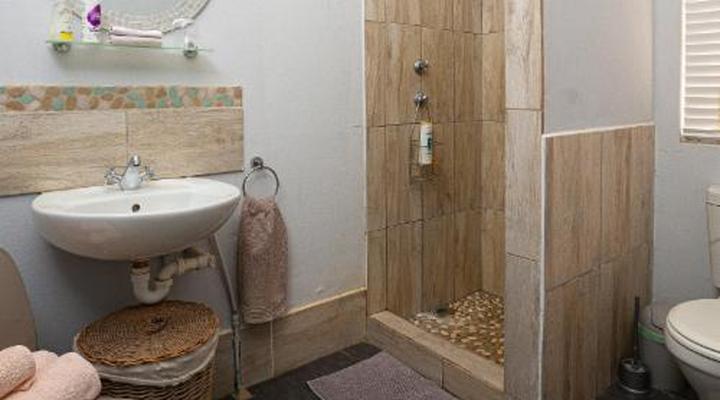 Paul Wallace Wines and Guest Cottages