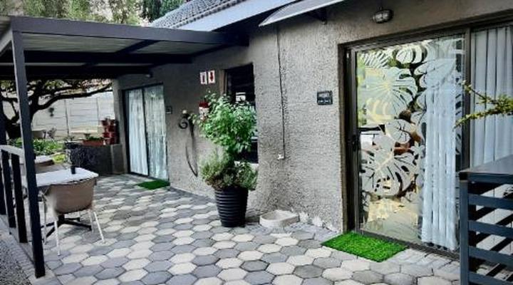 Modern Goldfields Apartment