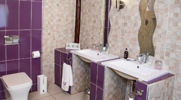 TshiBerry Bed & Breakfast