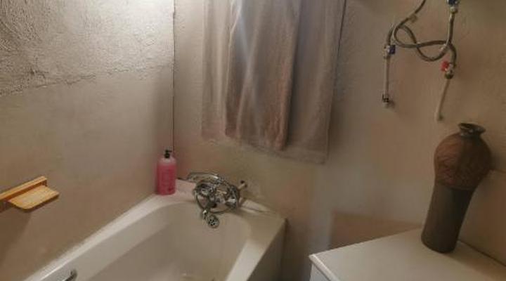 Swallowfield Rondavels