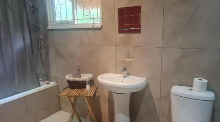 Swallowfield Rondavels