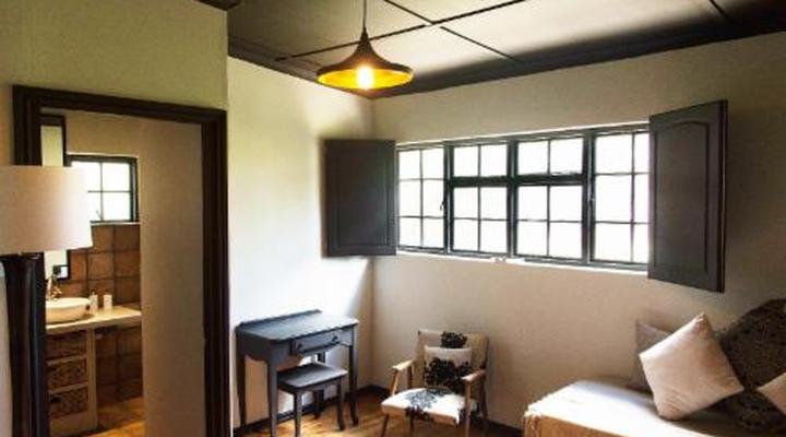 Addo African Home, Restaurant & Safari