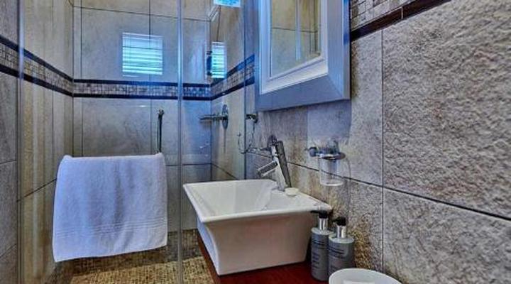 The Hamptons Guest House