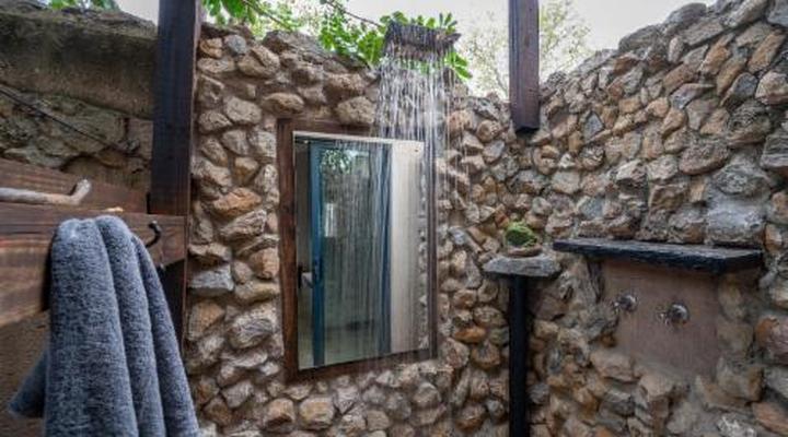 Foxy Crocodile Bush Lodge & Kruger Safaris