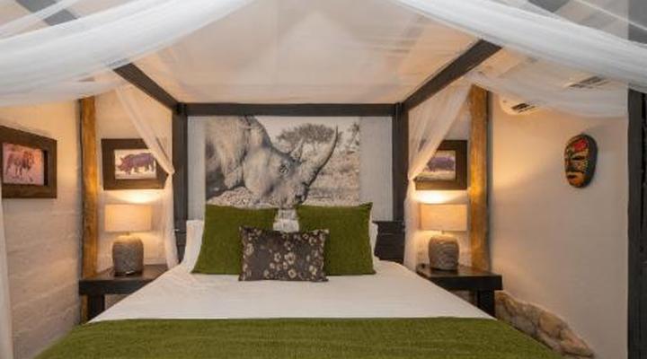 Foxy Crocodile Bush Lodge & Kruger Safaris