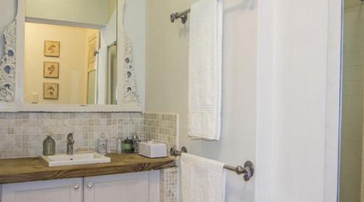 Maison - H Guest House