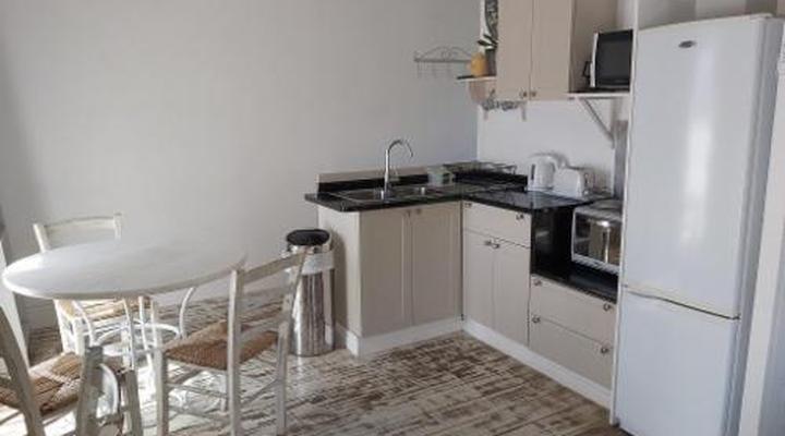 Maison - H Guest House