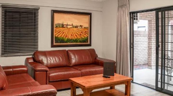 Camelot Guest House & Apartments