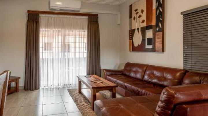 Camelot Guest House & Apartments