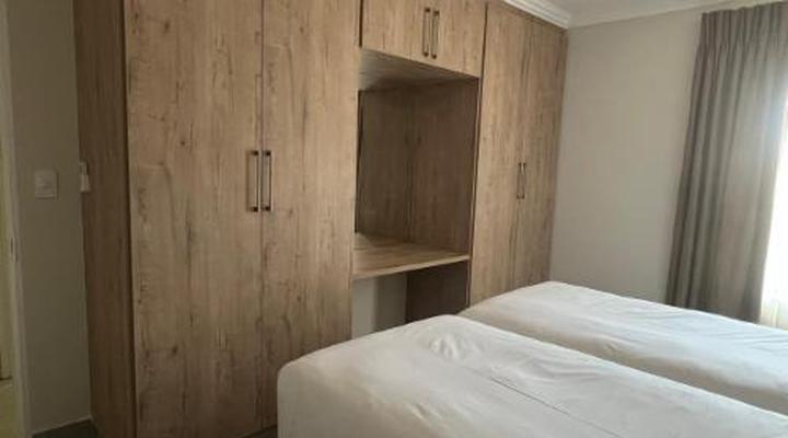 Camelot Guest House & Apartments