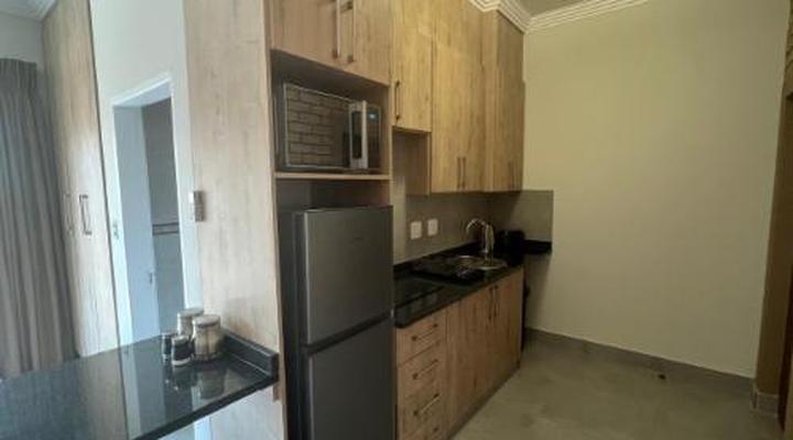 Camelot Guest House & Apartments