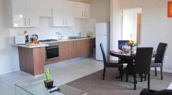 86 Edison Guest Lodge