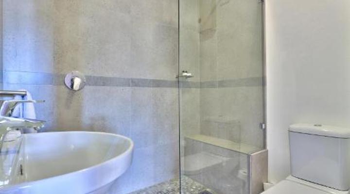 Avenue One Apartments