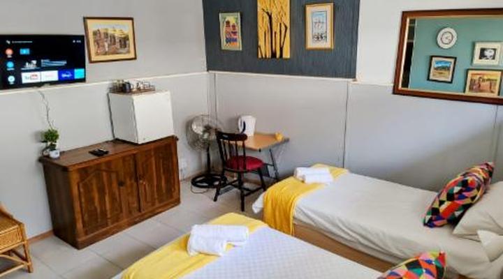 Suzie's Coffee Shop Bed & Breakfast