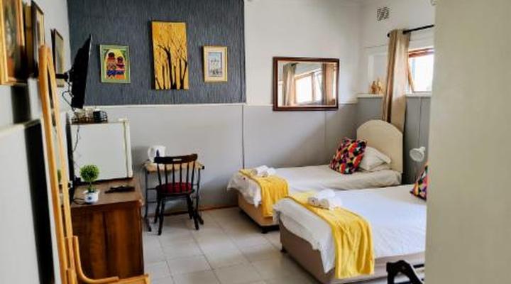 Suzie's Coffee Shop Bed & Breakfast