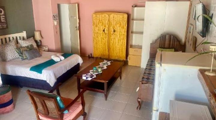 Suzie's Coffee Shop Bed & Breakfast