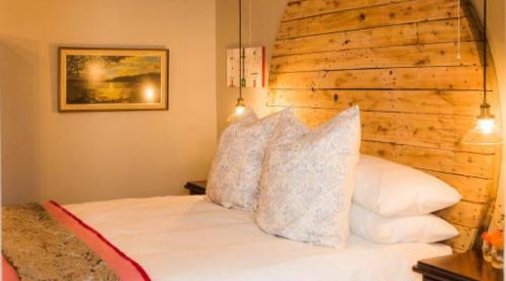 Three Birds Country House