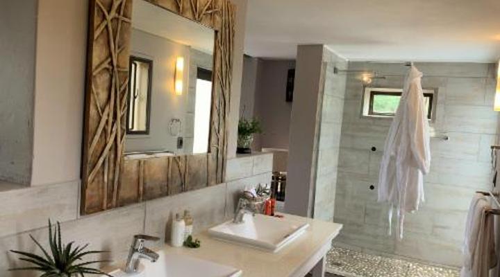 iKhaya LamaDube Game Lodge