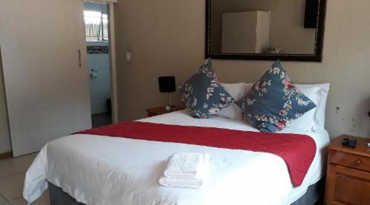 8 Ibis Lane Guest House