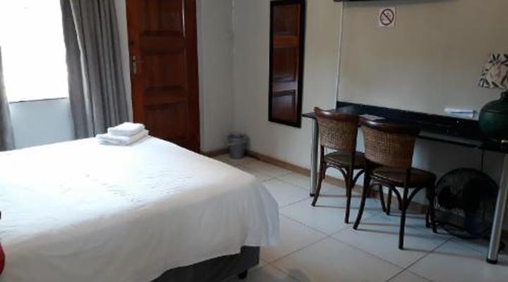 8 Ibis Lane Guest House