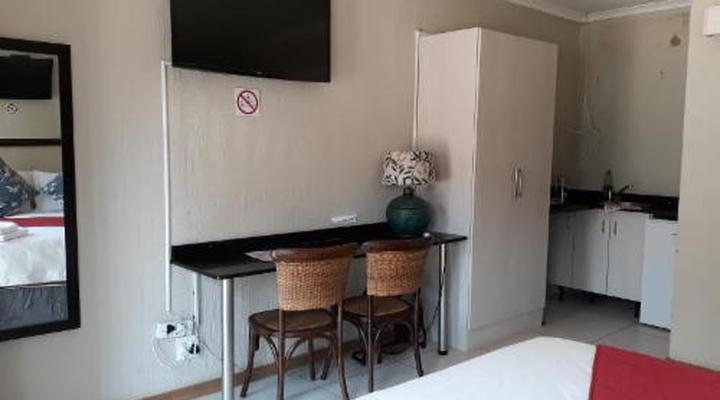 8 Ibis Lane Guest House