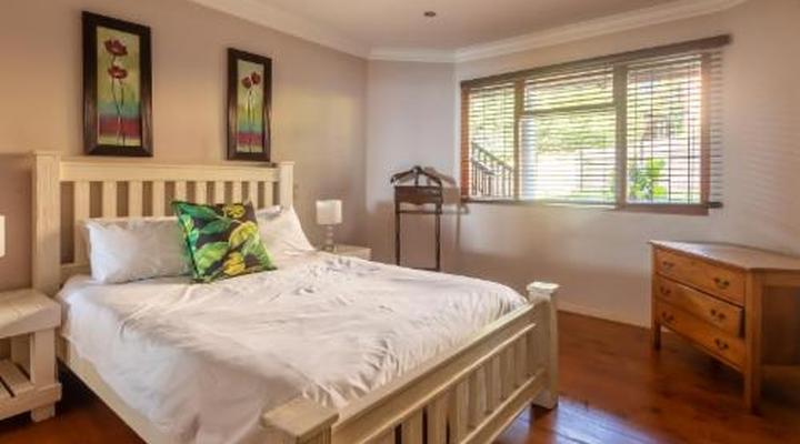 Dutton's Cove Guesthouse