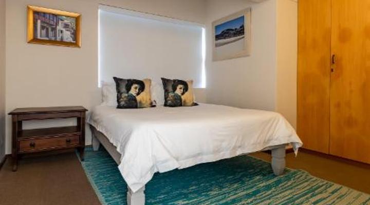 Dutton's Cove Guesthouse