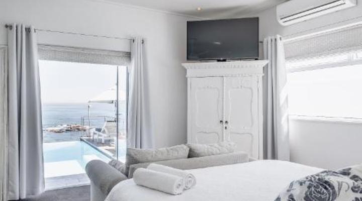 Clifton Sunset 24/7 Power and Heated Infinity Pool