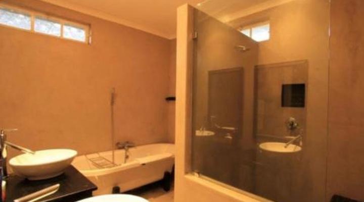 Sunset Lodge & Safaris