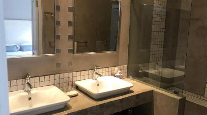 Sunset Lodge & Safaris