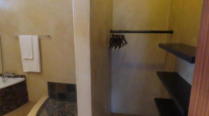 Sunset Lodge & Safaris