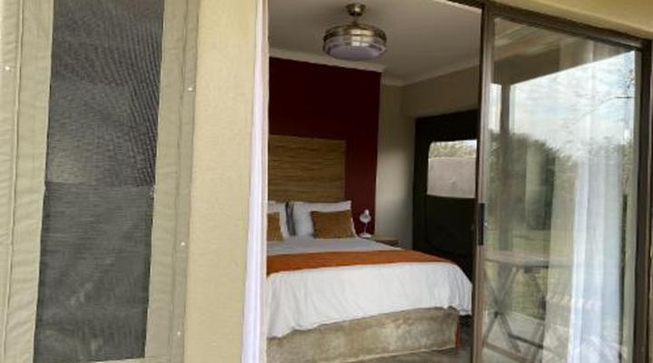 Sunset Lodge & Safaris