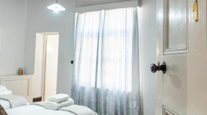 Roode Bloem Farm House