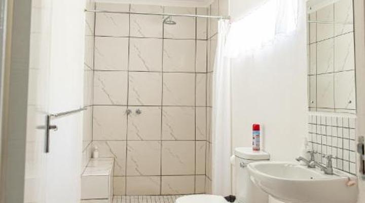 Roode Bloem Farm House