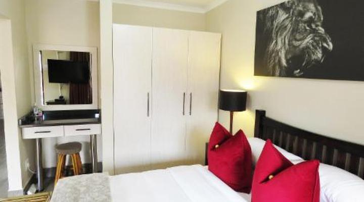 Wild Dog Guest Lodge