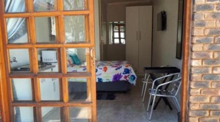 8 Soenie Avenue Self-Catering